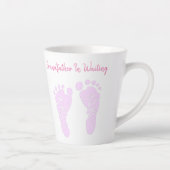 Pink Baby Footprints Großvater Ankündigung Milchtasse (Rechts)