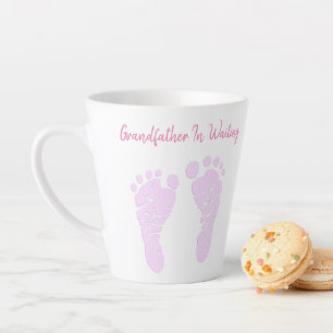 Pink Baby Footprints Großvater Ankündigung Milchtasse