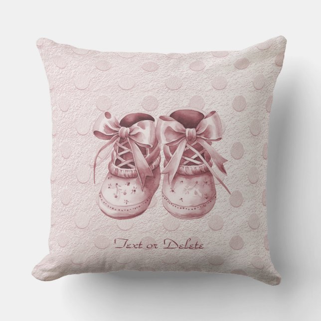 Pink Baby Shoes Throw Kissen (Vorderseite)