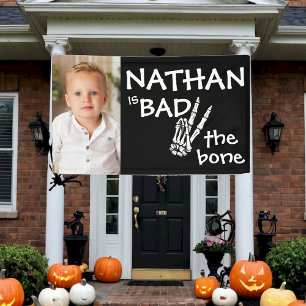 Pink Bad Two das KnochenHalloween 2. Geburtstags-F Banner