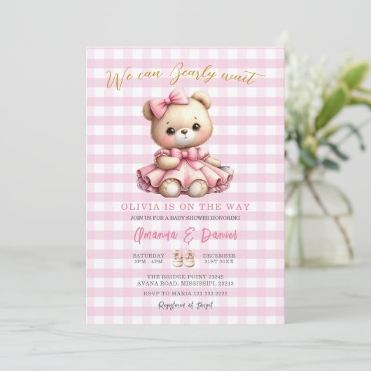 Pink Bear Baby Dusche Gingham kann frühzeitig wart Einladung (Stehend Vorderseite)
