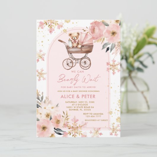 Pink Bear Stroller Girl Bearly Wait Baby Dusche Einladung (Stehend Vorderseite)
