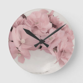 Pink Begonias Runde Wanduhr