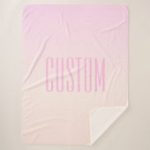 Pink bis Peach Sunset Ombre mit anpassbarem Text Sherpadecke (Vorderseite)