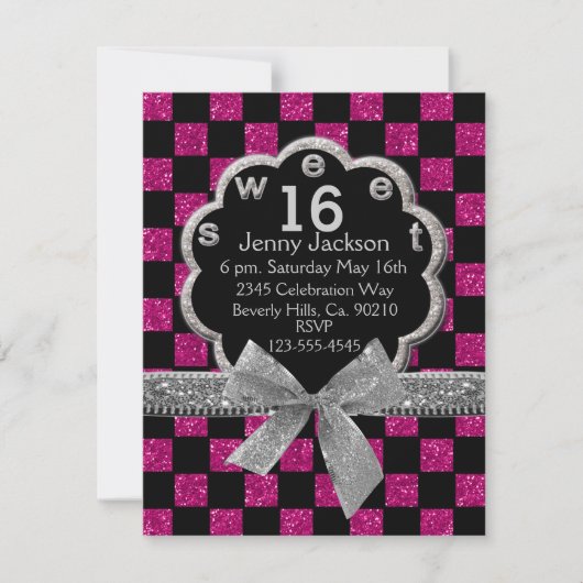 Pink & Black Checkerboard Glitzer Sweet 16 Einladung (Vorderseite)
