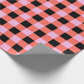 Pink Black Checkered Gingham Pattern Geschenkpapier (Ecke)