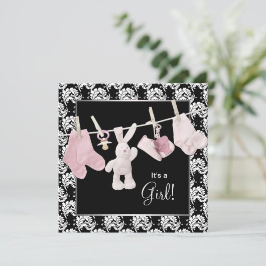 Pink Black Clothesline Baby Girl Dusche Einladung (Stehend Vorderseite)