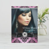 Pink Black Diamond Bow & Damask Quinceanera Einladung (Stehend Vorderseite)