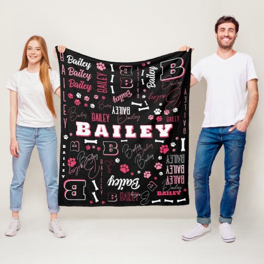 Pink Black Dog Name Initial Word Art Muster Fleecedecke (Beispiel)