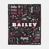 Pink Black Dog Name Initial Word Art Muster Fleecedecke (Vorderseite)