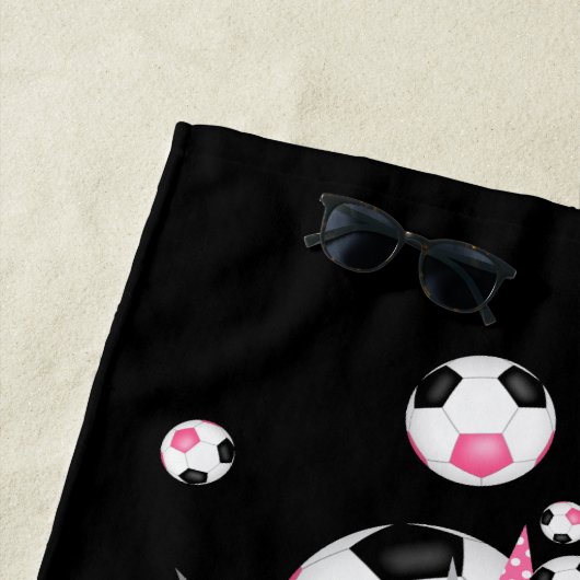 Pink Black Fußball Ball Blowout Girls individuelle Strandtuch (Beispiel)