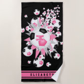 Pink Black Fußball Ball Blowout Girls individuelle Strandtuch (Vorderseite)