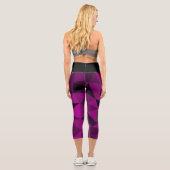 Pink black geometric mesh pattern capri leggings (Rückseite)