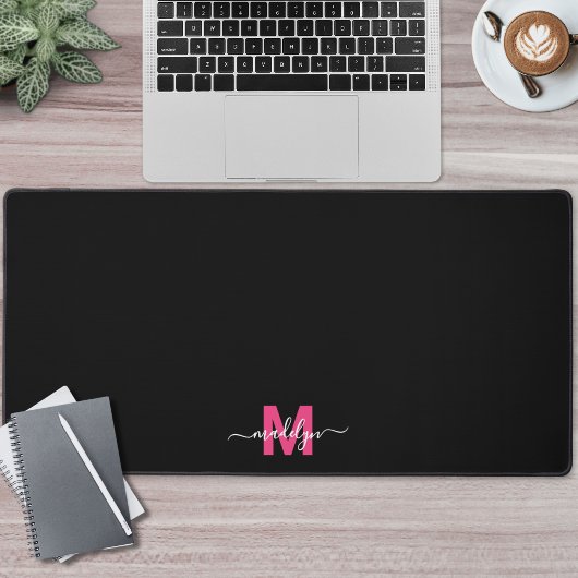 Pink Black Modern Minimalistisch Name Monogram Schreibtischunterlage
