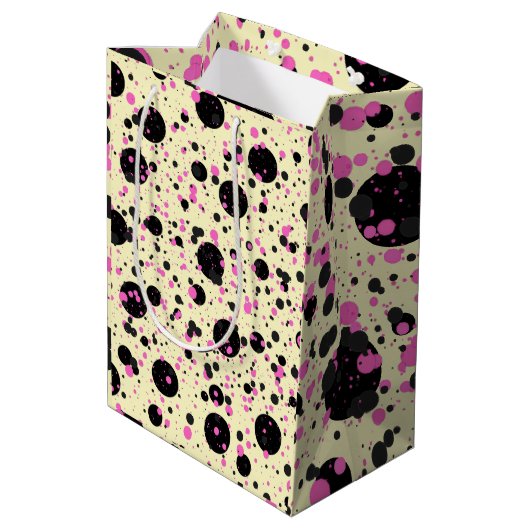 Pink & Black Polka Dot Glam Pattern Mittlere Geschenktüte (Rückseite Schrägansicht)