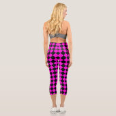 Pink Black Schachbrett Diamond Pattern Capri Leggings (Rückseite)
