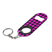 Pink Black Schachbrett Diamond Pattern Mini Flaschenöffner (Vorderseite Schrägansicht)