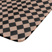 Pink Black Schachbrett Diamond Pattern Schneidebrett (Ecke)