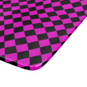 Pink Black Schachbrett Diamond Pattern Schneidebrett (Ecke)