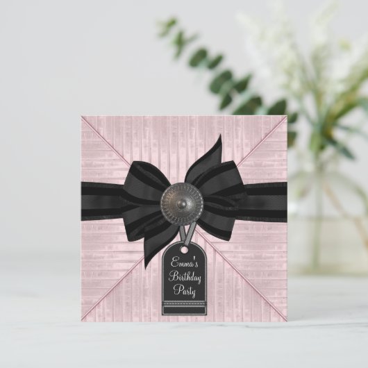 Pink Black Womans Birthday Party Einladung (Stehend Vorderseite)