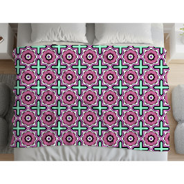 Pink, blue and black geometric pattern fleecedecke
