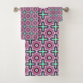 Pink, blue and black geometric pattern Towel Badhandtuch Set (Insitu)