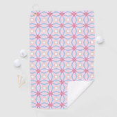 Pink, blue and white geometric patterned golfhandtuch (Insitu)