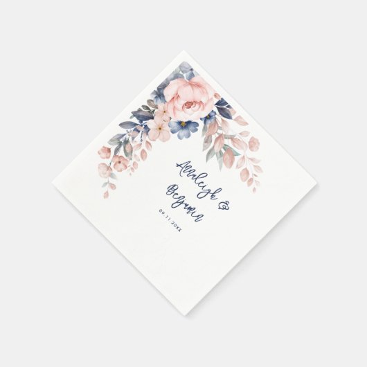 Pink Blue Floral Script Hochzeitsschrift Botanisch Serviette (Ecke)