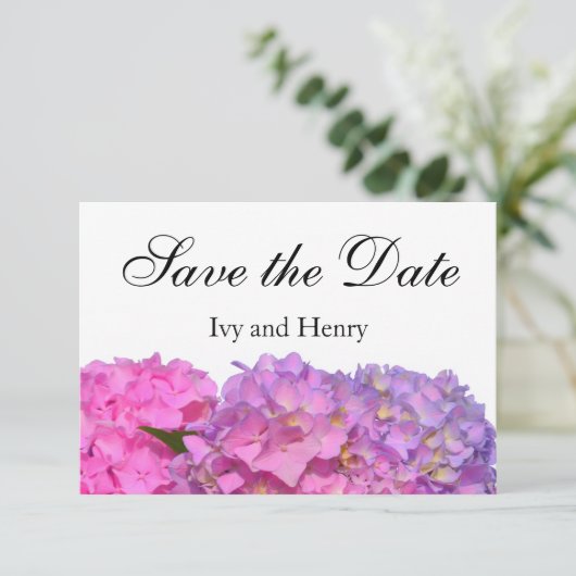Pink Blue Hydrangeas elegante rosa violette Blumen Save The Date (Stehend Vorderseite)