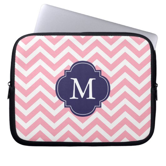 Pink & Blue Zigzags Muster Monogram Laptopschutzhülle (Vorderseite)