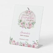 Pink Blush Floral Kleine Pumpkin Baby Dusche Sockelschild (Vorderseite)