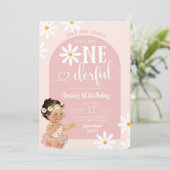 Pink Boho Arch Daisy Mexican Girl First Birthday Einladung (Stehend Vorderseite)