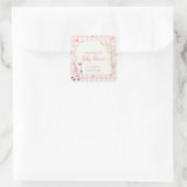 Pink Boho Arch Gingham Sweetheart Babydusche Quadratischer Aufkleber (Tasche)