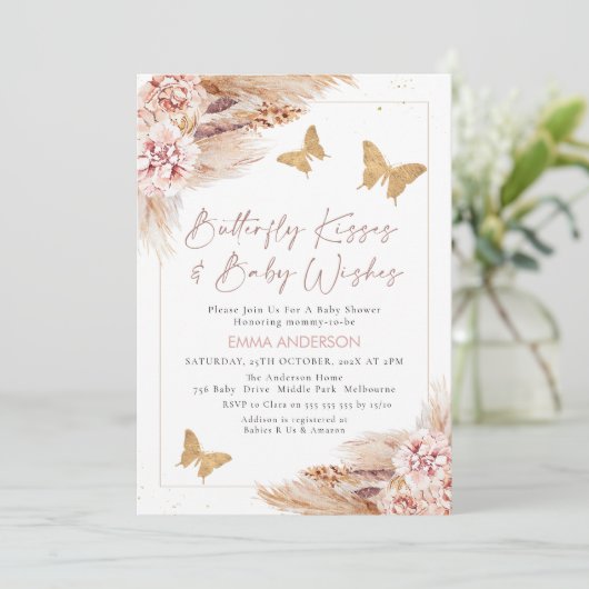 Pink Boho Floral Butterfly Kisses Baby Dusche Einladung (Stehend Vorderseite)
