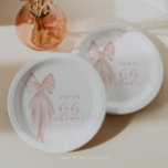 Pink Bow Babydusche Minimalistische Aquarellfarben Pappteller<br><div class="desc">Jeder, der eine Babydusche plant, wird unsere skurrilen Gegenstände mit diesem hübschen, handbemalten Wasserfarbenrosa Bogen Liebe geben. Diese Babydusche verbindet elegant und praktisch. Das handgemalte Aquarellbogen-Design verleiht eine Touch Vintagen Flairs und Whimsy, perfekt für jede Babydusche. Mit klassischen, raffinierten Schriftart, die die Aufmerksamkeit Ihrer Gäste und das Set in einem...</div>