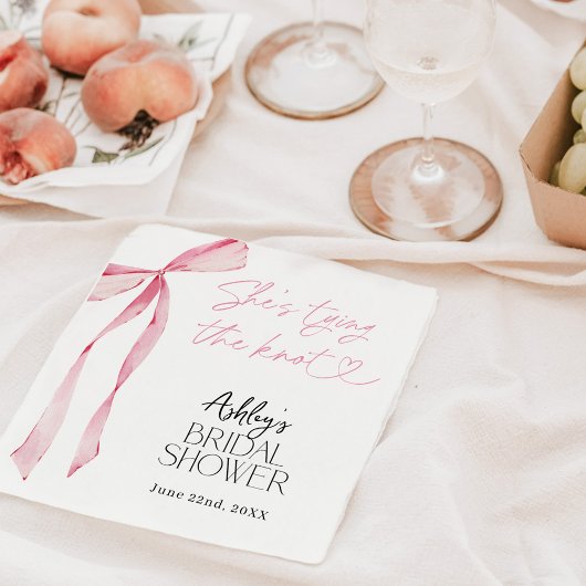 Pink Bow Brautparty, sie bindet den Knoten Serviette
