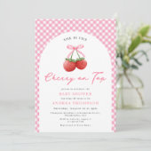 Pink Bow Cherry auf Top Baby Shower Gingham Einladung (Stehend Vorderseite)