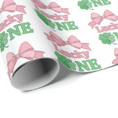 Pink Bow Clover Lucky One Girl 1st Birthday Geschenkpapier (Rolleneckpunkt)