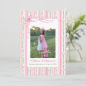 Pink Bow Floral Graduation Einladung (Stehend Vorderseite)