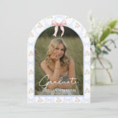 Pink Bow Floral Graduation Party Einladung (Stehend Vorderseite)