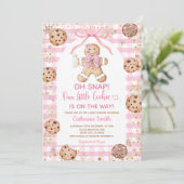 Pink Bow Gingerbread Christmas Baby Shower Gingham Einladung (Stehend Vorderseite)