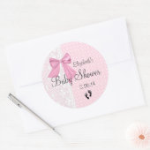 Pink Bow Gingham und Lace Baby Dusche Gefallen Runder Aufkleber (Umschlag)