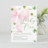 Pink Bow Lucky One Shamrock Clover 1st Birthday Einladung (Stehend Vorderseite)