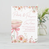 Pink Bow Petals & Prosecco Blush Brautparty Einladung (Stehend Vorderseite)