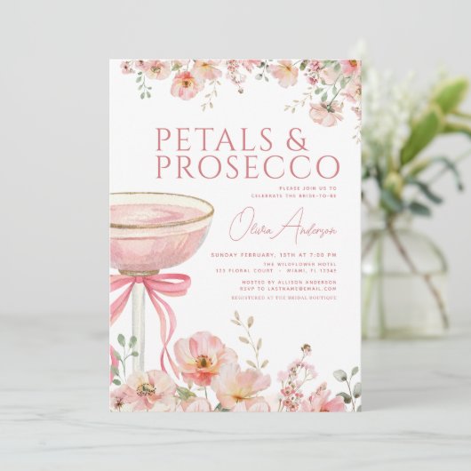 Pink Bow Petals & Prosecco Blush Brautparty Einladung (Stehend Vorderseite)