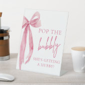 Pink Bow Pop Die Blase, die sie bekommt ein Hubby- Sockelschild (In SItu)