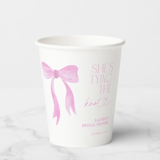 Pink Bow Sie bindet das Brautparty des Knotens Pappbecher (Rückseite)
