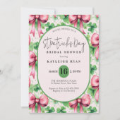 Pink Bow und Clover St Patrick's Day Brautparty Einladung (Vorderseite)