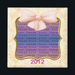 Pink Bow Wedding Magnet<br><div class="desc">Ihre Veranstaltung wird das perfekte Foto sein, wenn Ihre Gäste diese Foto Magnete als Zuhause zum Favoriten nehmen. Diese trendigen Foto Magnete bieten eine einzigartige und funktionelle Möglichkeit, Fotos zu zeigen. Ideal für Fotos Ihrer Veranstaltung, um jedem Ihrer Gäste als Erinnerung an Ihren besonderen Tag zu geben. Personalisieren Sie diese,...</div>