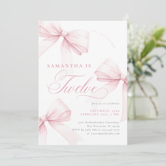 Pink Bows Zwölf Geburtstag Einladung (Stehend Vorderseite)